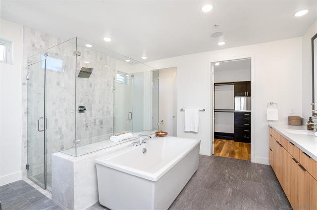 Luxury Single-story Smart Home Luxury Single-story Smart Home