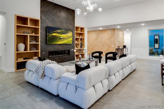 Luxury Single-story Smart Home Luxury Single-story Smart Home