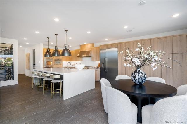 Luxury Single-story Smart Home Luxury Single-story Smart Home