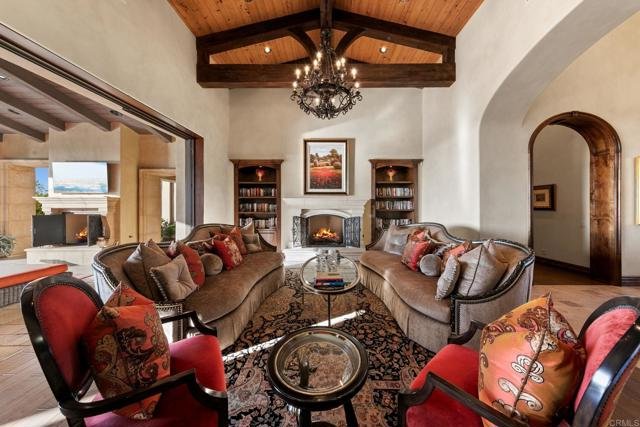 Extraordinary, Private Single-level Estate