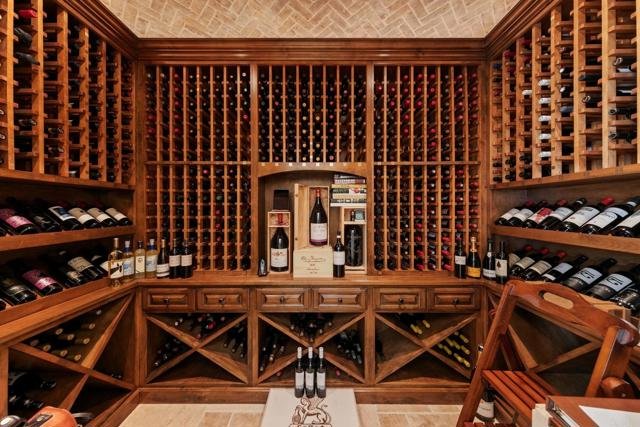 Extraordinary, Private Single-level Estate