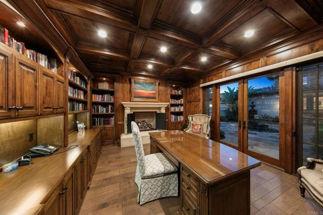 Extraordinary, Private Single-level Estate