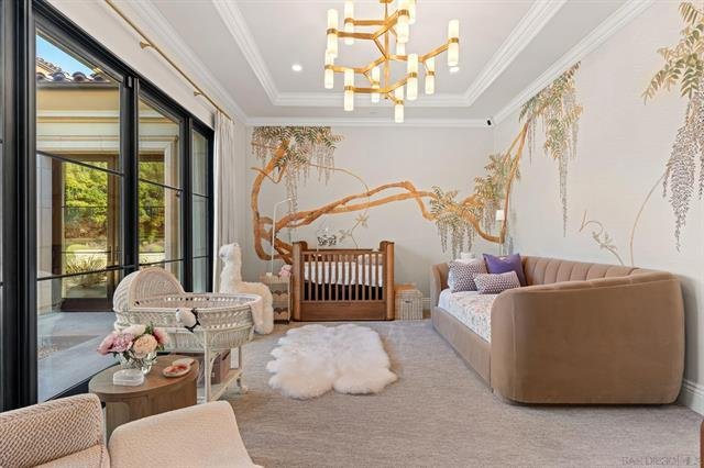 Estate Offering Privacy, Space and Stunning Southwest Views