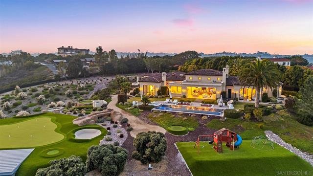 Estate Offering Privacy, Space and Stunning Southwest Views
