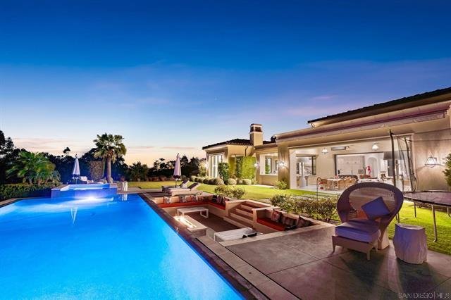 Estate Offering Privacy, Space and Stunning Southwest Views