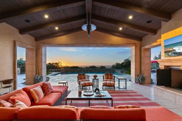 Extraordinary, Private Single-level Estate