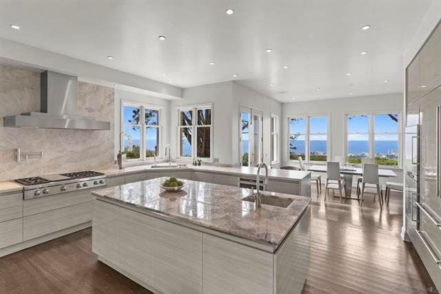 Panoramic Ocean-view Estate