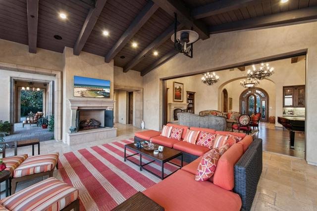 Extraordinary, Private Single-level Estate