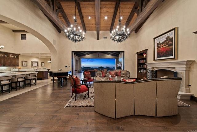 Extraordinary, Private Single-level Estate