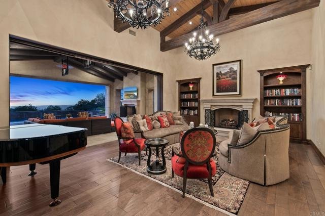 Extraordinary, Private Single-level Estate