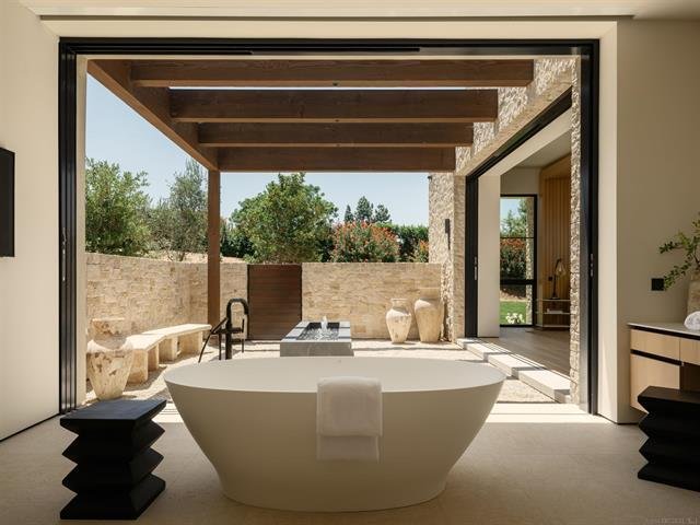 AER, A Newly Completed Architectural Estate
