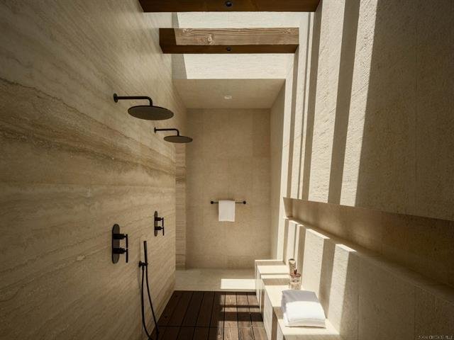 AER, A Newly Completed Architectural Estate