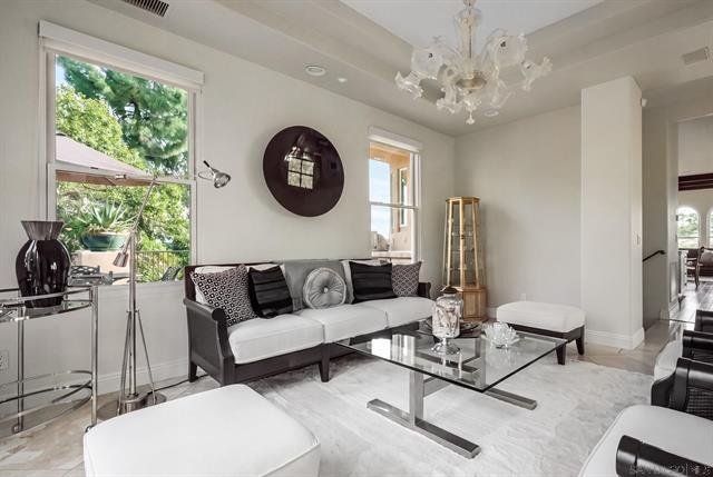 Estate with Breathtaking 360-degree Views