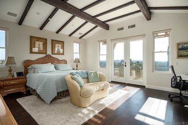 Estate with Breathtaking 360-degree Views