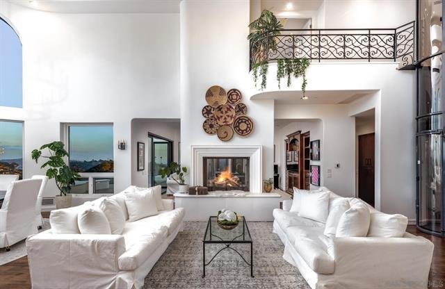 Extraordinary Custom Estate