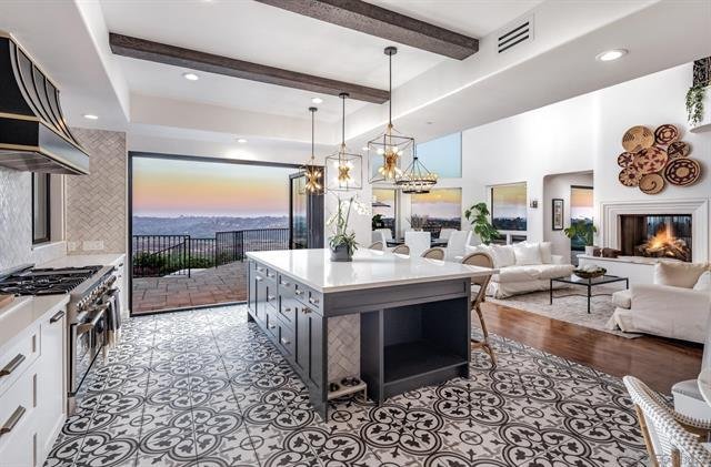 Extraordinary Custom Estate