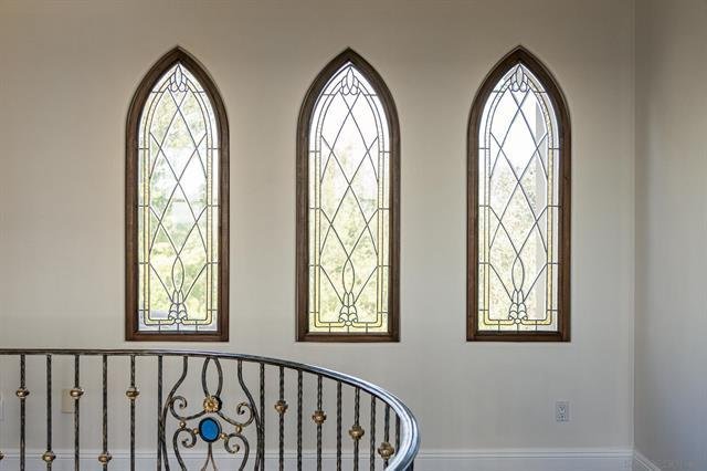 Estate with Breathtaking 360-degree Views